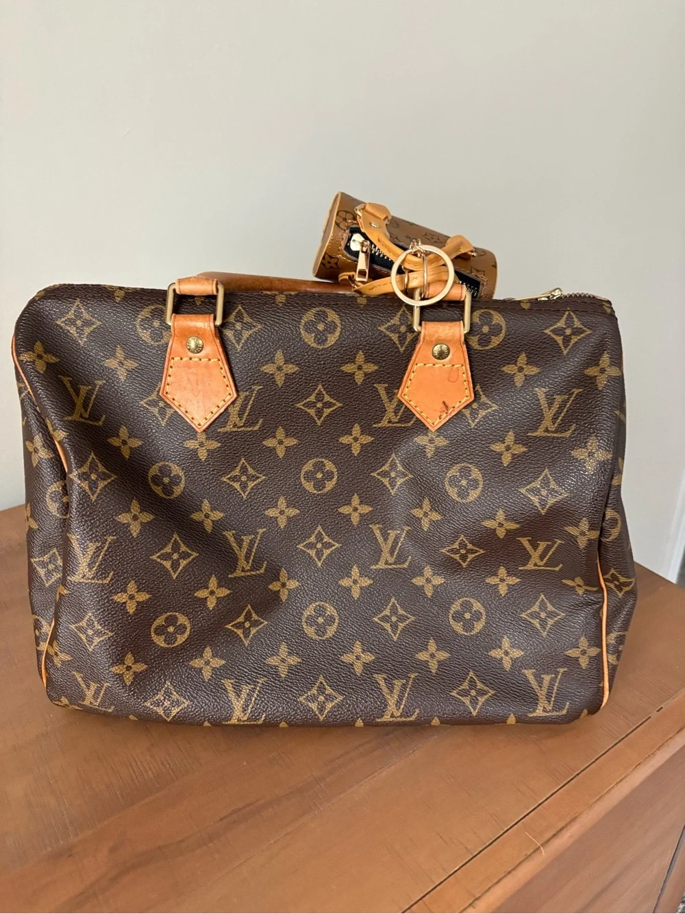 Louis Vuitton comes certificate